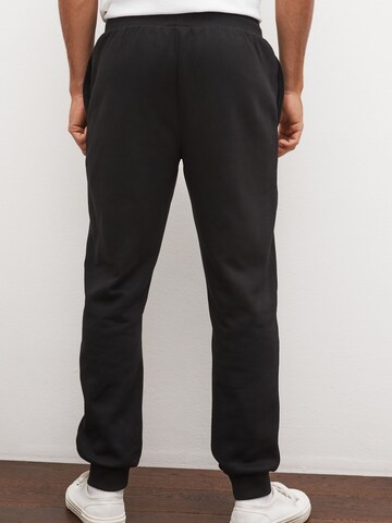 Effilé Pantalon Next en noir