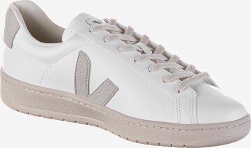 Veja Sneakers 'Urca' in White