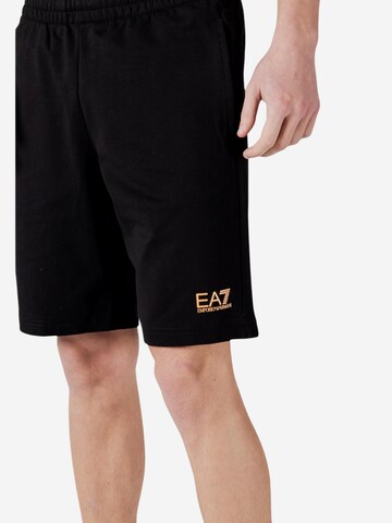 regular Pantaloni sportivi '8NPS65 PJVRZ' di EA7 Emporio Armani in nero