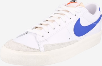 Sneaker bassa di Nike Sportswear in bianco: frontale