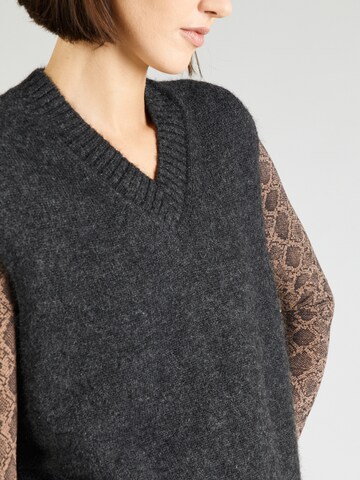 WEEKDAY Pullover 'Kayla' in Grau