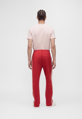 Lyle & Scott Regular Trousers in Red