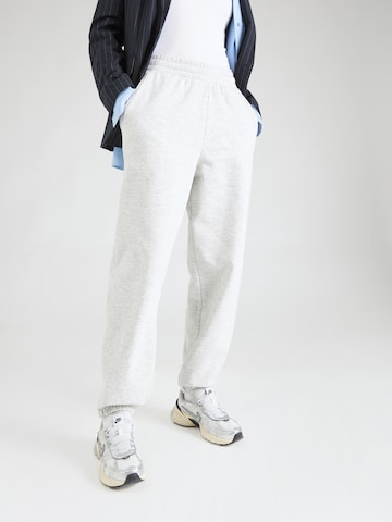 Tapered Pantaloni di WEEKDAY in grigio: frontale