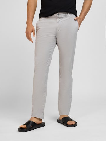 WOTEGA Regular Chinohose‌‌‌‌‌‌‌‌‌ in Grau: Vorderseite