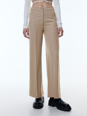 EDITED Wide leg Broek 'Milana' in Beige: voorkant