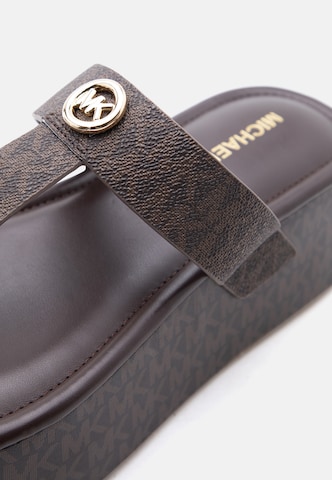 MICHAEL Michael Kors Klipklappere 'KOYA' i brun