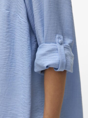 Vero Moda Curve Blouse 'VMMelaney' in Blauw