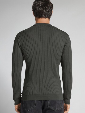IUMAN Intimissimi Sweater in Green