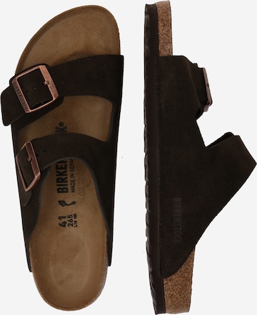 BIRKENSTOCK Pantofle 'Arizona' – hnědá