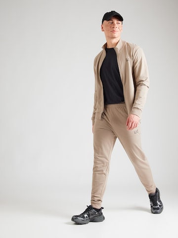 EA7 Emporio Armani Joggingpak in Bruin