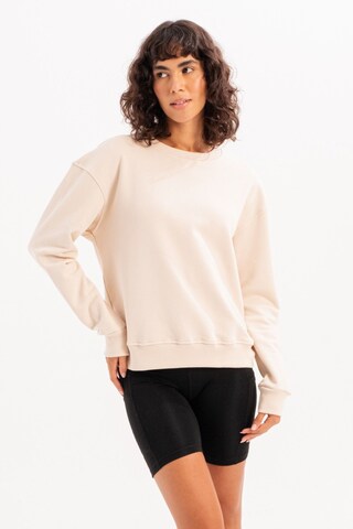 Sweat-shirt Justever en beige : devant