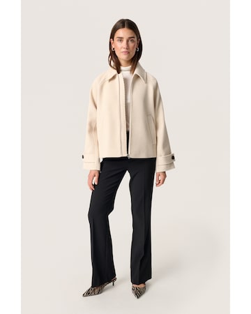 SOAKED IN LUXURY Between-season jacket 'Akeleje' in Beige