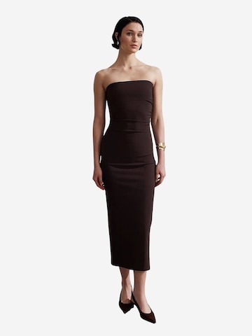 Robe de cocktail Dilvin en marron : devant