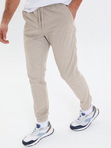 Threadbare Tapered Cargo Pants 'Presley' in Brown: front