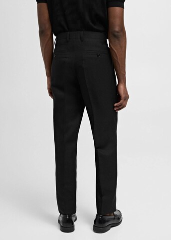 Regular Pantalon à pince 'Vigil' MANGO MAN en noir