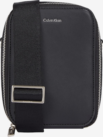 Calvin Klein Umhängetasche in Schwarz: Vorderseite
