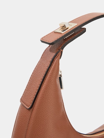 GUESS Shoulder Bag 'Evie' in Brown