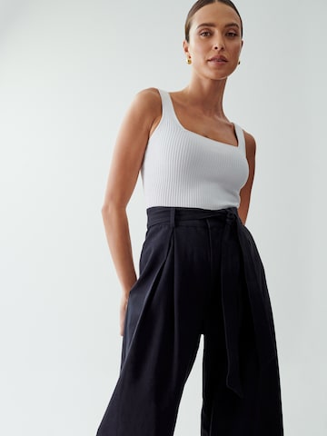 The Fated Wide leg Pants in Black