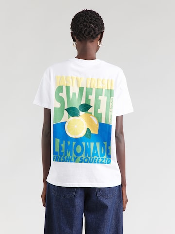 balts Sublevel T-Krekls: no priekšpuses