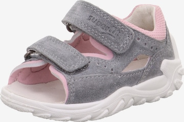 SUPERFIT - Zapatos abiertos 'FLOW' en gris: frente