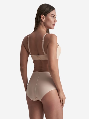 Slip scultant 'Uni Stretch High Brief' Bye Bra en beige