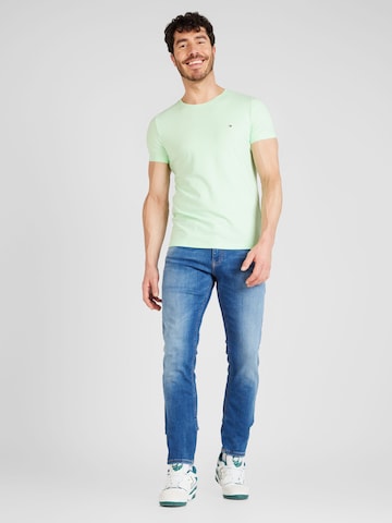 TOMMY HILFIGER Slim Fit T-Shirt in Grün