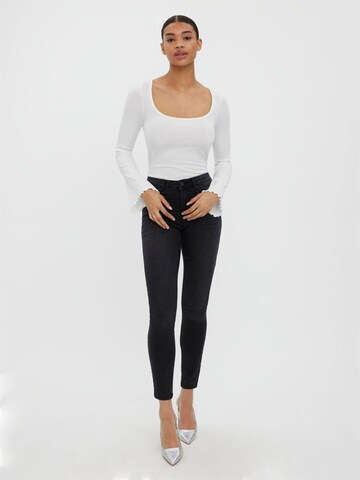 VERO MODA Skinny Fit Дънки 'Tanya' в черно