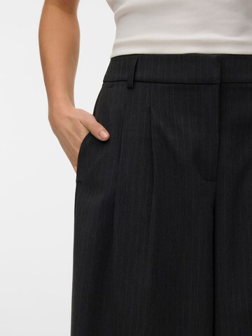 Wide leg Pantaloni con piega frontale 'VMSKYLAR' di VERO MODA in nero
