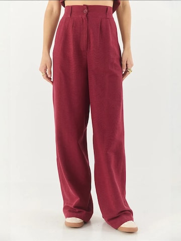 Pantalons de tailleur Bianco Lucci en rouge