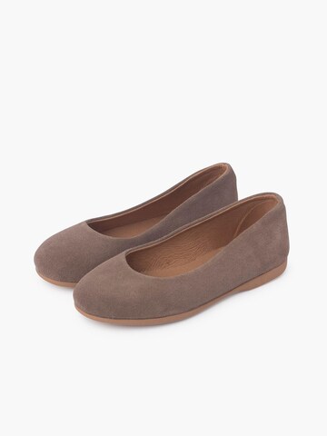 Pisamonas - Bailarina en gris