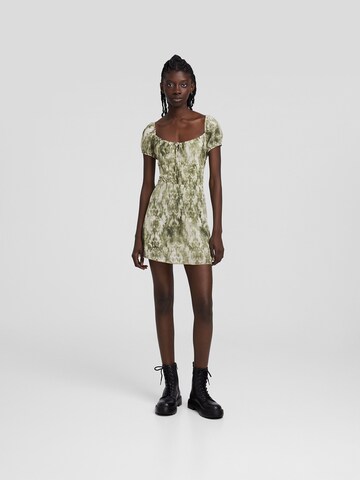 Rochie de vară de la Bershka pe verde