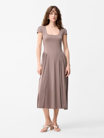 adl Dress in Brown