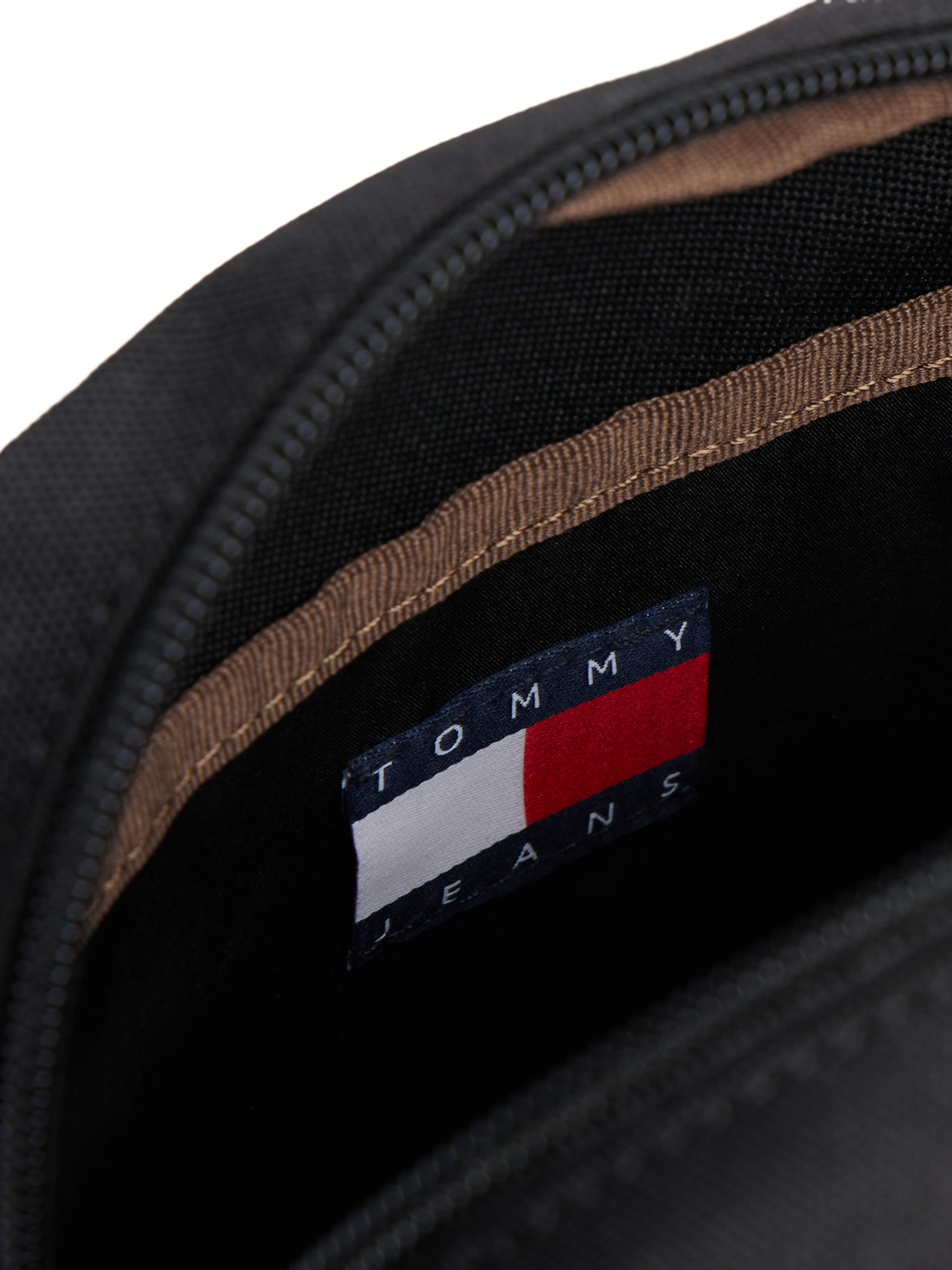 Tommy Jeans Τσάντα ώμου 'ESS' σε μαύρο
