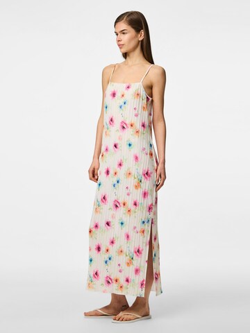 Abito 'PCAmber' di PIECES in bianco