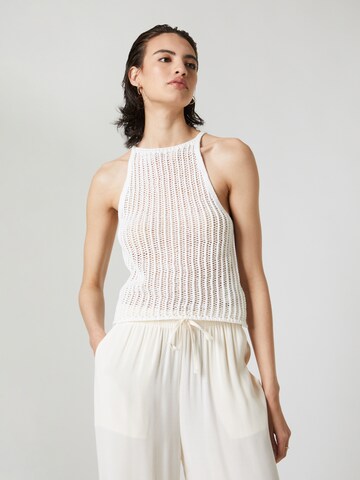 Tops en tricot 'Rosa' A LOT LESS en blanc : devant