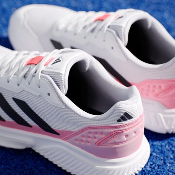 Chaussure de sport 'Courtquick' ADIDAS PERFORMANCE en blanc