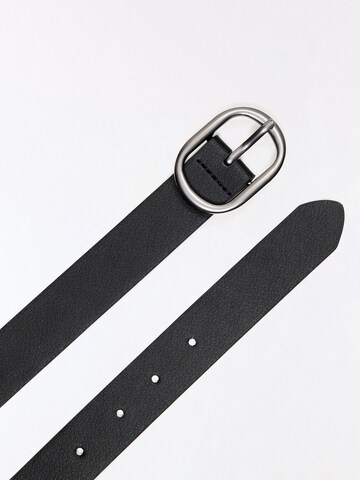 Bershka Opasek – černá