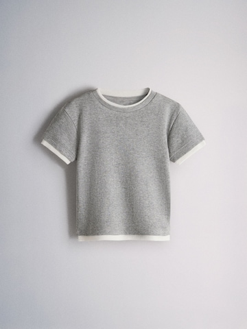 Tricou de la The Set pe bej