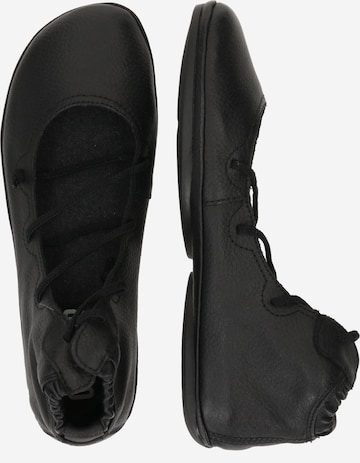 Ballerina 'Right Nina' di CAMPER in nero