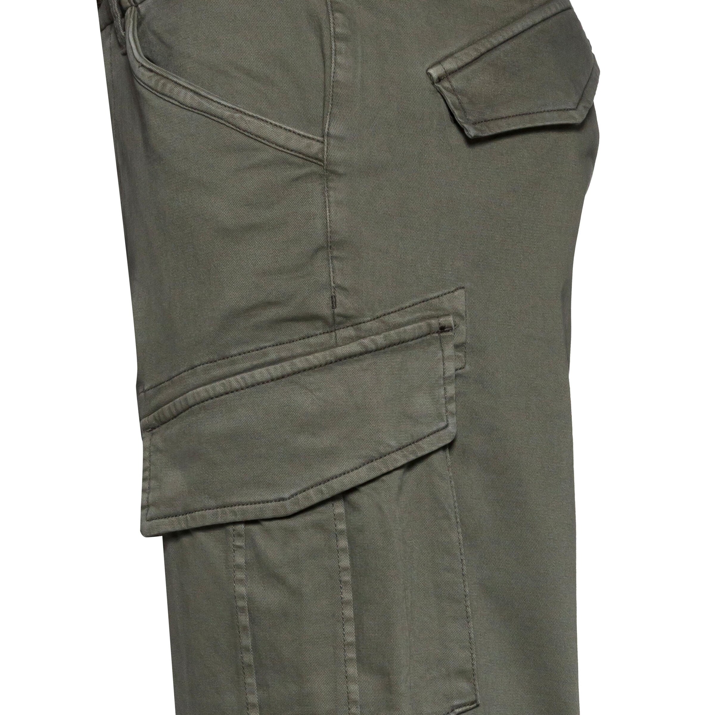 BEAR Tapered Cargo Pants in Green