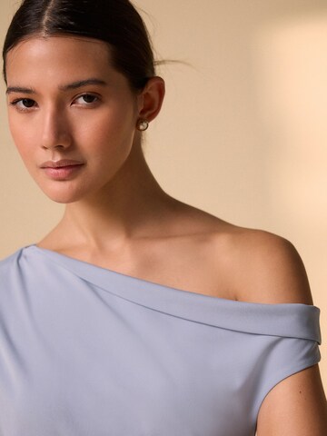Next Top in Blau