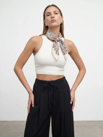 Dilvin Top in White