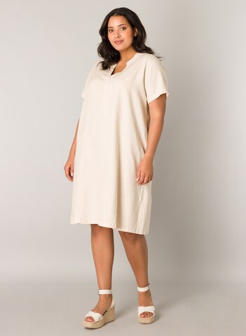 BASE LEVEL CURVY Kleid in Beige
