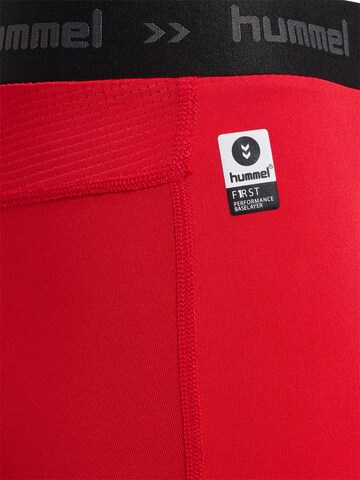 Hummel Skinny Sportshorts in Rot