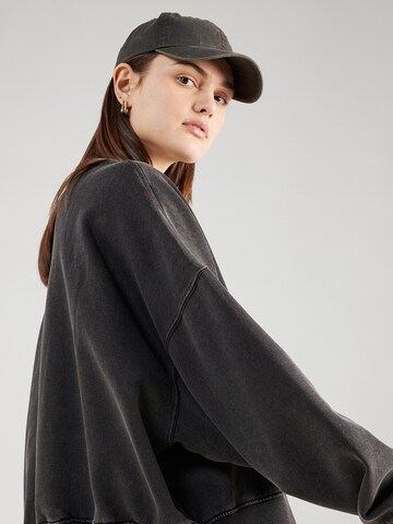 WEEKDAY Sweatshirt in Schwarz