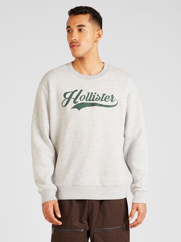 HOLLISTER Суичър в сиво: отпред