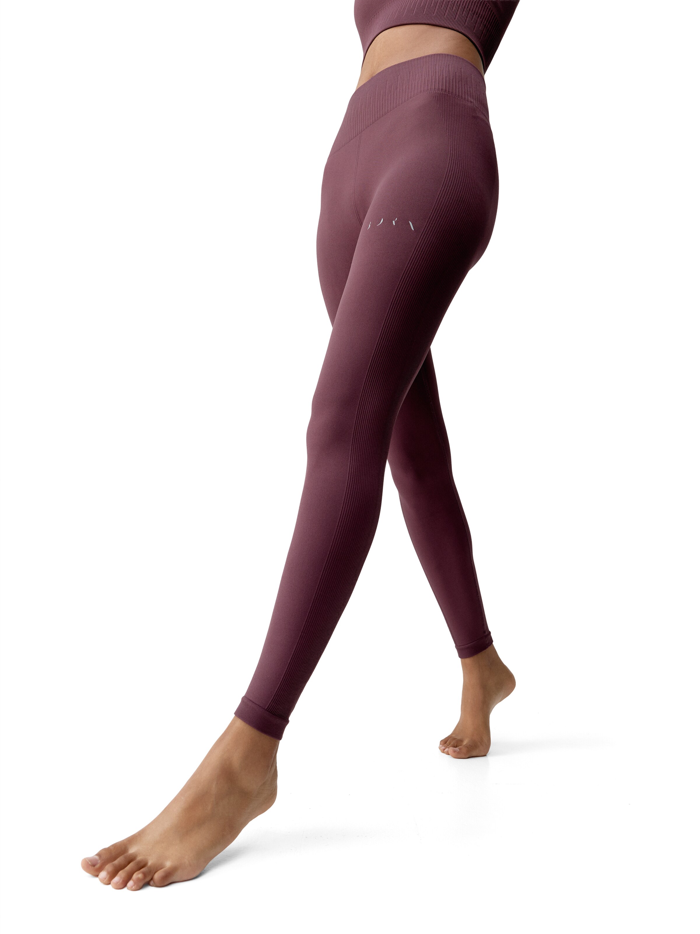 Born Living Yoga Skinny Sportbroek ' Naia ' in Rood