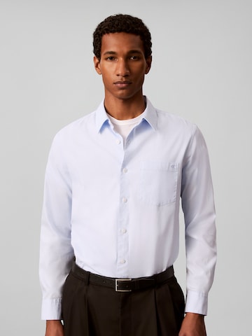 Coupe regular Chemise Calvin Klein en bleu : devant