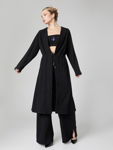 VIERVIER Knit Cardigan 'Fatima' in Black: front