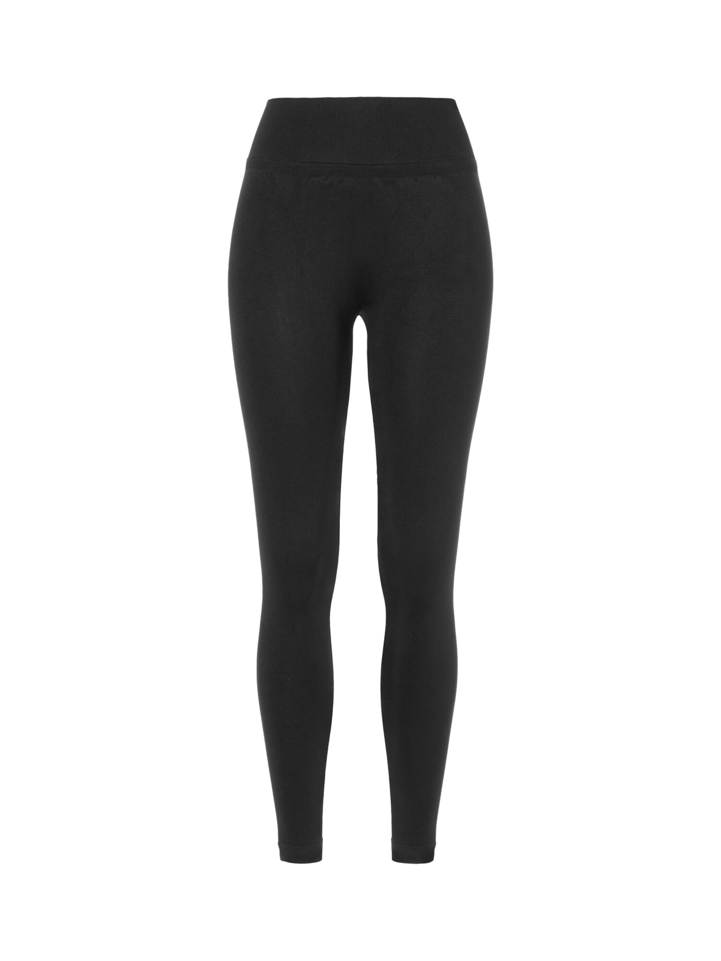 camano Skinny Sports trousers in Black: front